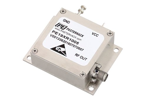 100 MHz自由运行的基准振荡器，内部Ref.，相位噪声-150 dBc/Hz，SMA
