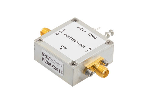 有源3x 倍频器，输出频率 750 MHz~1050 MHz，变频增益7 dB，SMA
