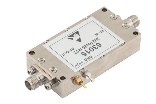 宽带低噪声放大器，100 MHz~18 GHz，增益 38 dB，噪声系数 3 dB，12V，SMA