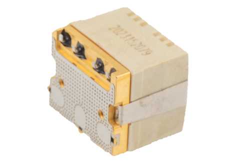 单刀双掷机电式继电器开关，闩锁，DC ~26.5 GHz，最高可达40W，24V，热切换，SMT，500万次生命周期