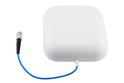 低 PIM V-pol面板天线，698-960 MHz/1710-2700 MHz/3400-4200 MHz，5.5-8.5 dBi，壁挂安装，两个N型母头连接器