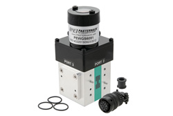 WRD-750 双脊波导继电器开关，单刀双掷/双刀双掷，闩锁，7.5 GHz~18 GHz，8,500瓦，UG盖，12V，TTL